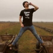 Parodie la reclama cu Jean Claude van Damme – varianta moldovenească